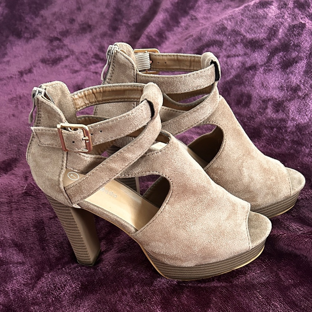 TOP Moda Taupe Suede Peep-Toe Platform Heels